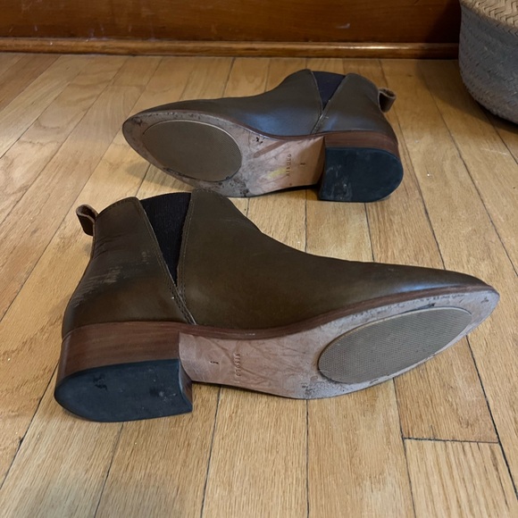 Chocolate Brown Leather Nisolo Chelsea Boot - Picture 2 of 7